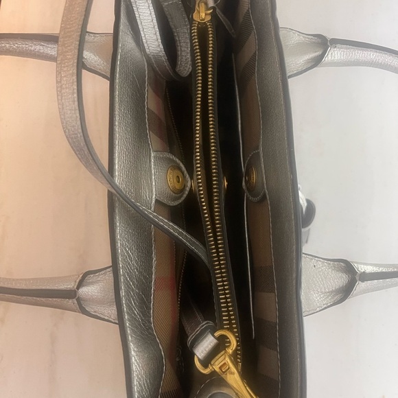 Burberry Silver Borque Banner Satchel with Structured Design - Picture 9 of 12